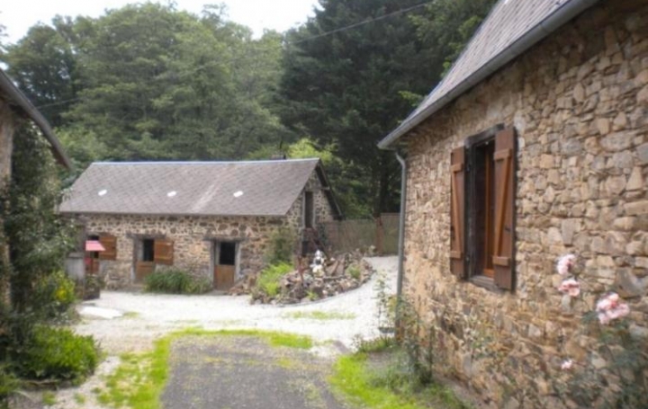 Réseau Immo-diffusion : Maison  SALON-LA-TOUR  137 m2 138 000 € 