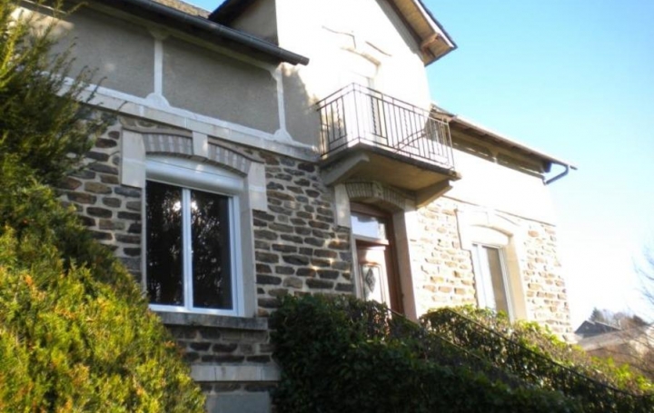 Réseau Immo-diffusion : Maison  UZERCHE  146 m2 107 000 € 