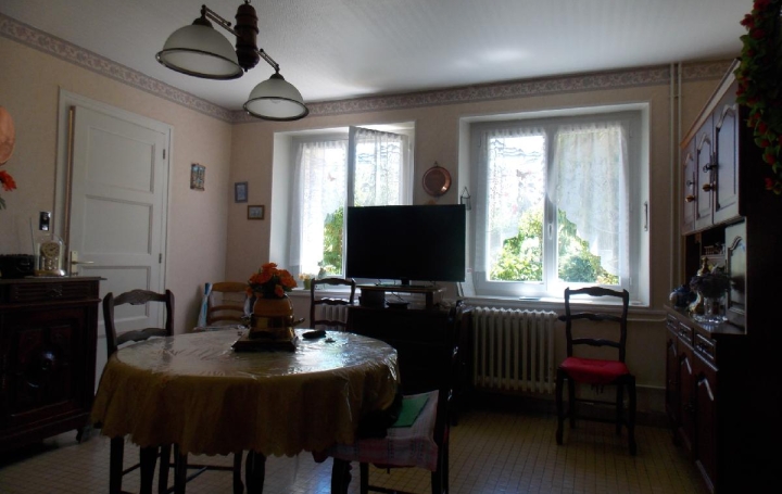 Maison AUBUSSON (23200)  130 m2 180 200 € 