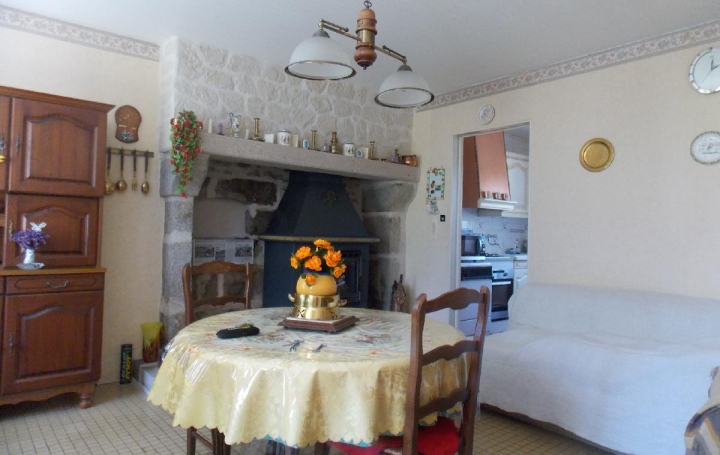 Maison AUBUSSON (23200)  130 m2 180 200 € 