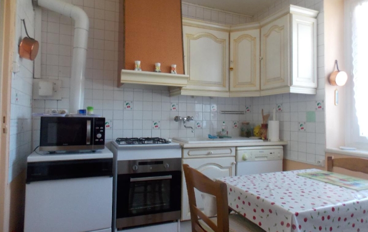 Maison AUBUSSON (23200)  130 m2 180 200 € 