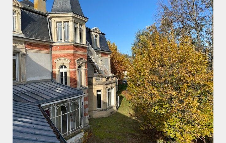 Réseau Immo-diffusion : Propriété  SAINT-GALMIER  474 m2 550 000 € 