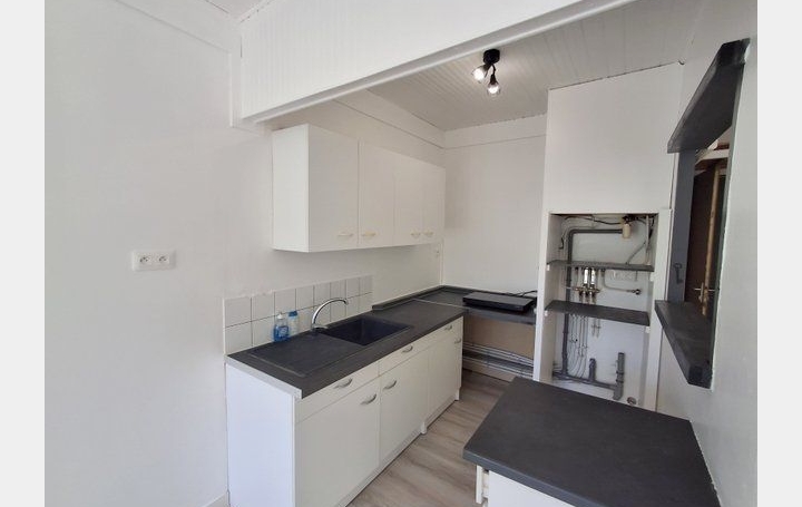 1 Pièce LES VANS (07140)  29 m2 400 € 