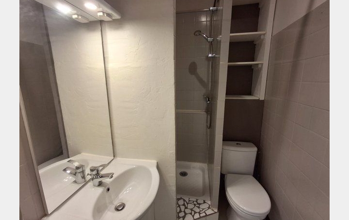 1 Pièce LES VANS (07140)  29 m2 400 € 