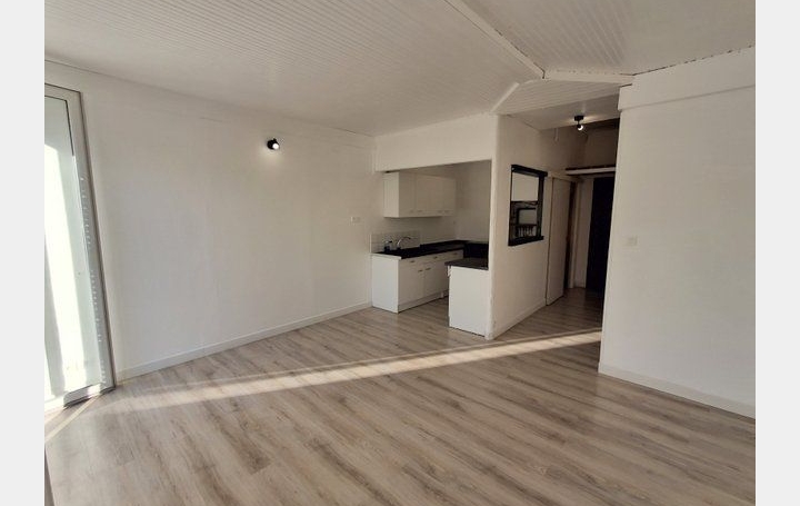 1 Pièce LES VANS (07140)  29 m2 400 € 