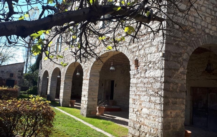 Réseau Immo-diffusion : Maison  BEAULIEU  340 m2 714 000 € 