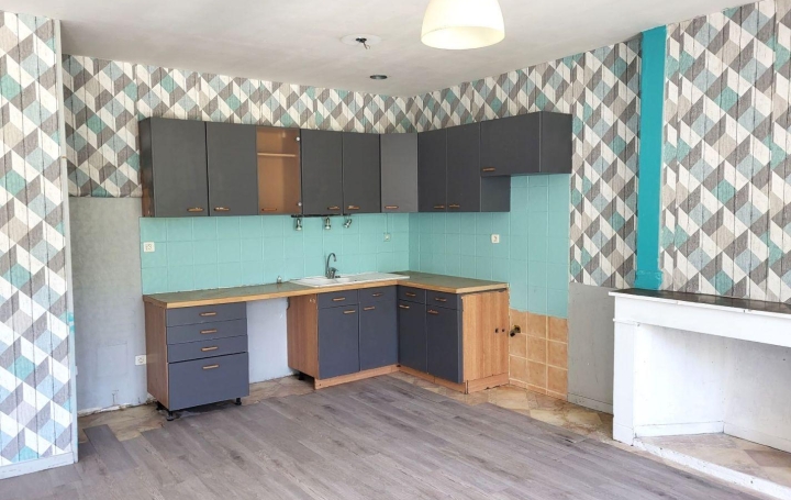 4 Pièces LES VANS (07140)  106 m2 140 000 € 