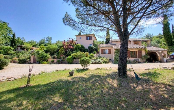 Maison RUOMS (07120)  185 m2 565 000 € 
