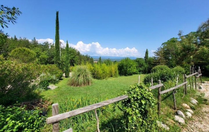 Maison RUOMS (07120)  185 m2 565 000 € 