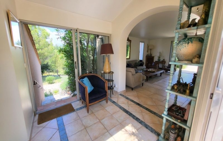 Maison RUOMS (07120)  185 m2 565 000 € 