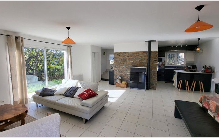 Maison LES VANS (07140)  116 m2 290 000 € 