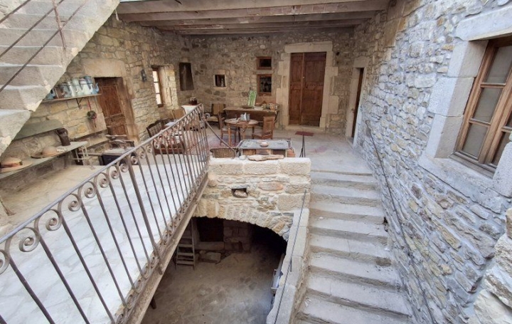 Maison LES VANS (07140)  350 m2 546 000 € 