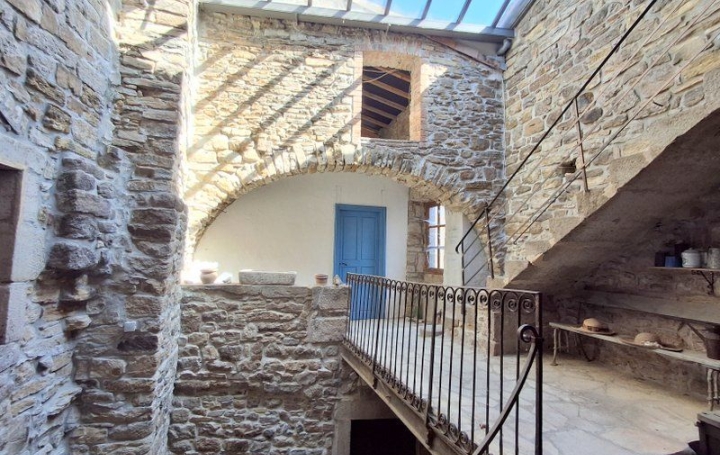 Maison LES VANS (07140)  350 m2 546 000 € 