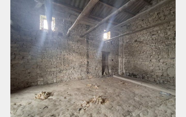 Maison RUOMS (07120)  90 m2 275 000 € 