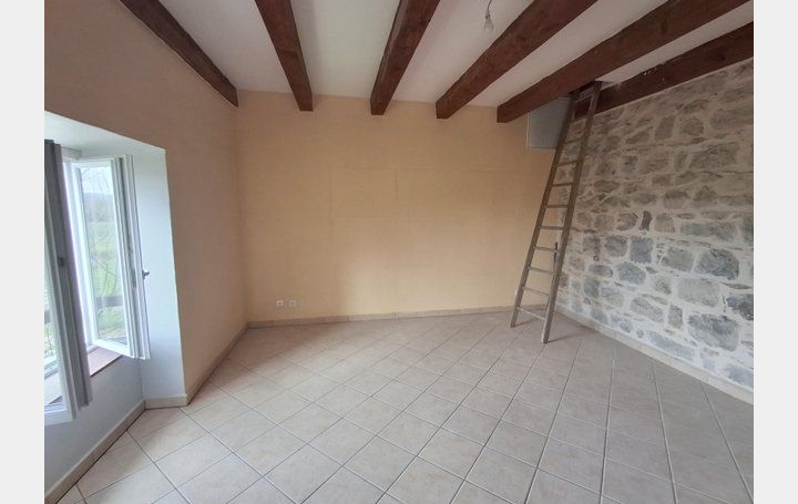 Maison RUOMS (07120)  90 m2 275 000 € 