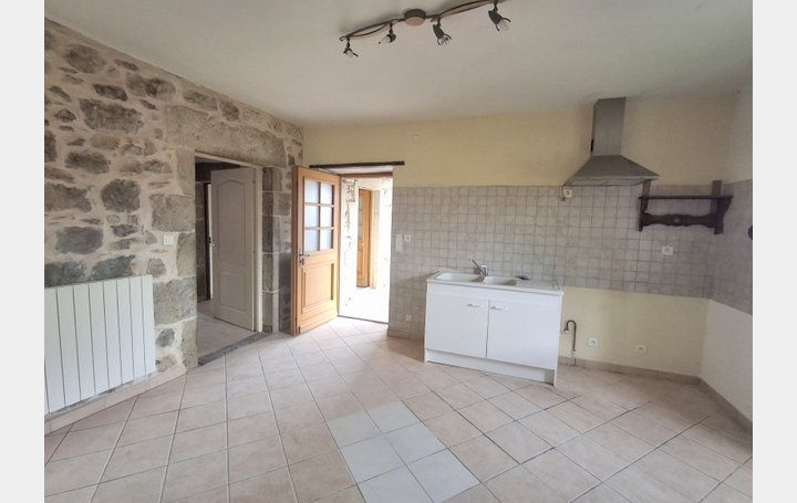 Maison RUOMS (07120)  90 m2 275 000 € 