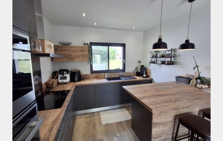 Maison LES VANS (07140)  112 m2 349 000 € 