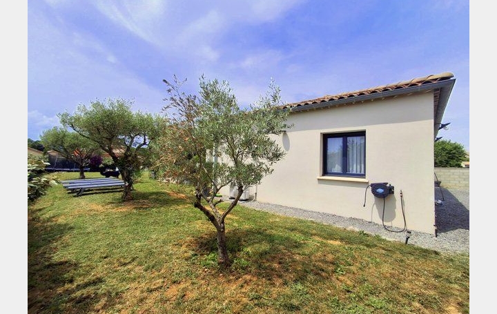 Maison RUOMS (07120)  112 m2 349 000 € 