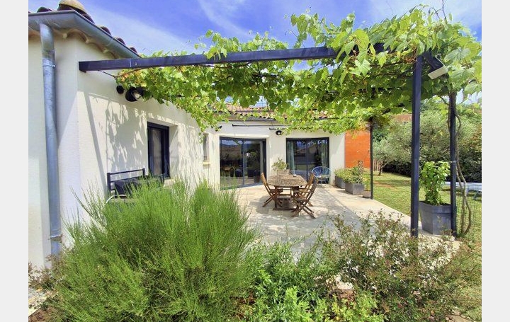 Maison RUOMS (07120)  112 m2 349 000 € 