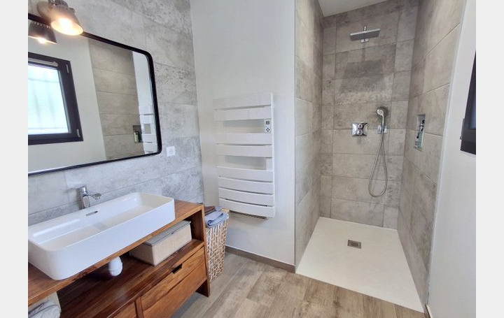 Maison RUOMS (07120)  112 m2 349 000 € 
