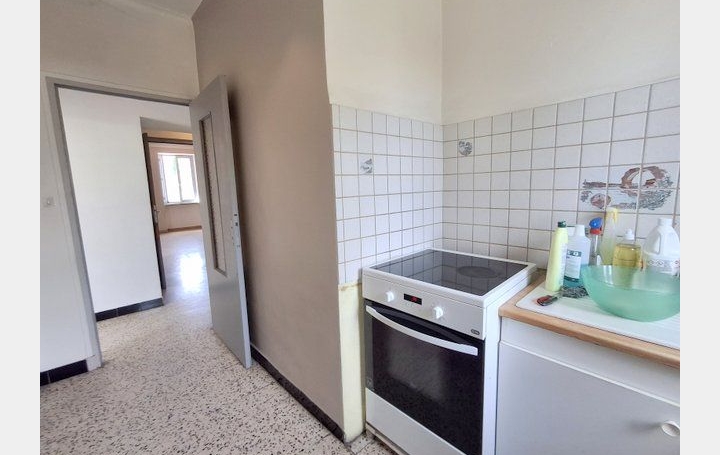 Maison RUOMS (07120)  100 m2 235 000 € 