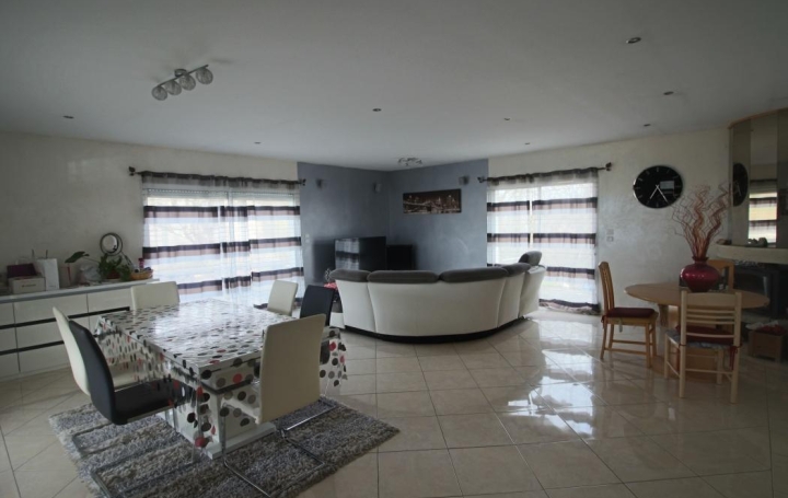 Réseau Immo-diffusion : Maison  VILLESEQUE  210 m2 238 350 € 