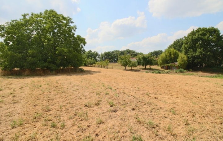Terrain PUY-L'EVEQUE (46700)   37 060 € 