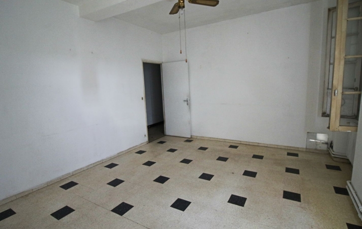 Maison de ville PUY-L'EVEQUE (46700)  300 m2 139 100 € 