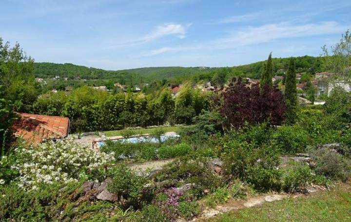 Maison CAHORS (46000)  310 m2 560 000 € 