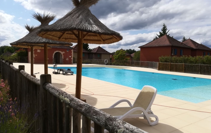 Studio PUY-L'EVEQUE (46700)  25 m2 27 500 € 