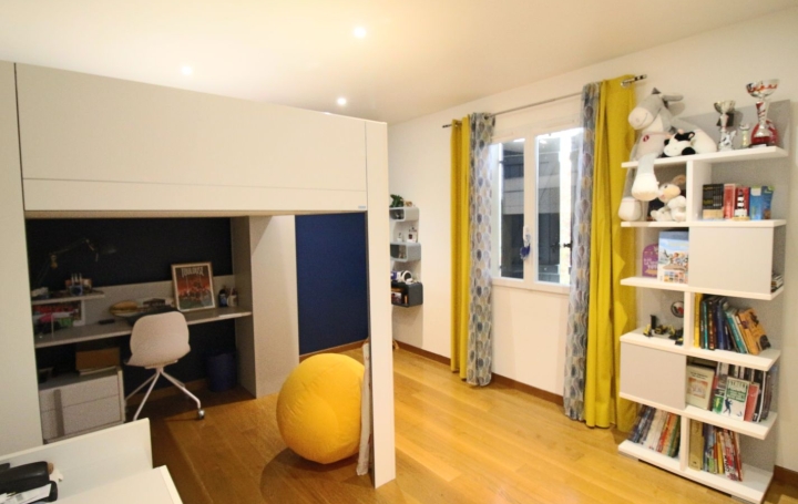 Villa PUY-L'EVEQUE (46700)  230 m2 350 000 € 