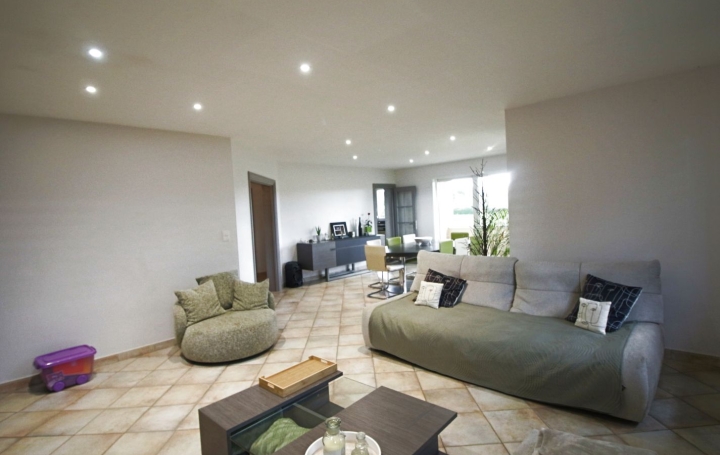 Villa PUY-L'EVEQUE (46700)  230 m2 335 000 € 