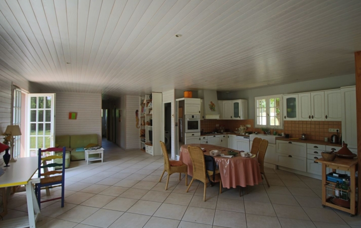 Maison CAZALS (46250)  112 m2 297 000 € 