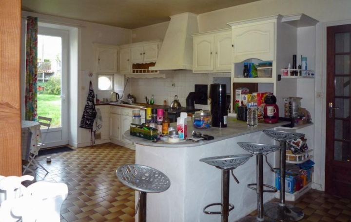 Maison RUFFEC (16700)  166 m2 144 850 € 