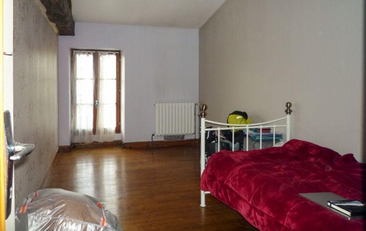 Maison RUFFEC (16700)  166 m2 144 850 € 