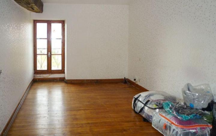 Maison RUFFEC (16700)  166 m2 144 850 € 