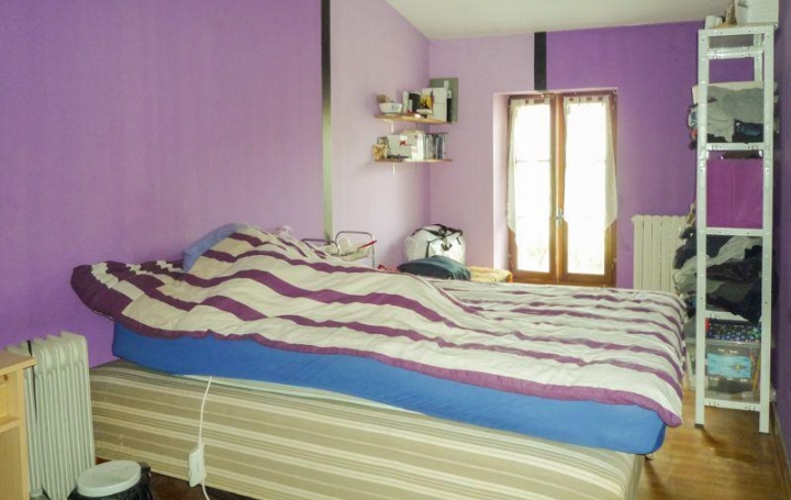 Maison RUFFEC (16700)  166 m2 144 850 € 