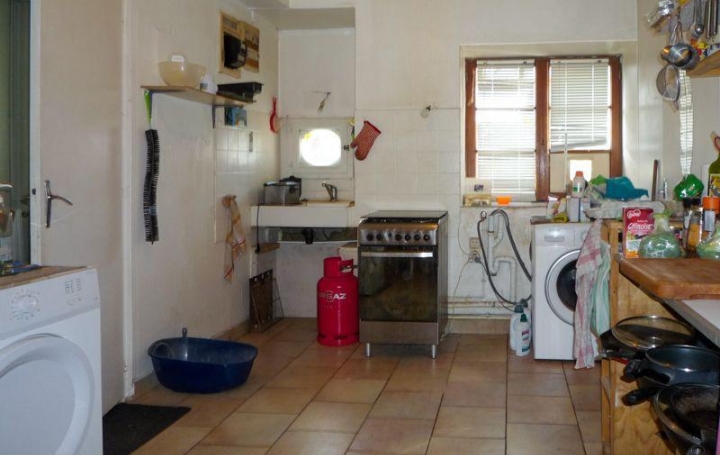 Maison RUFFEC (16700)  166 m2 144 850 € 