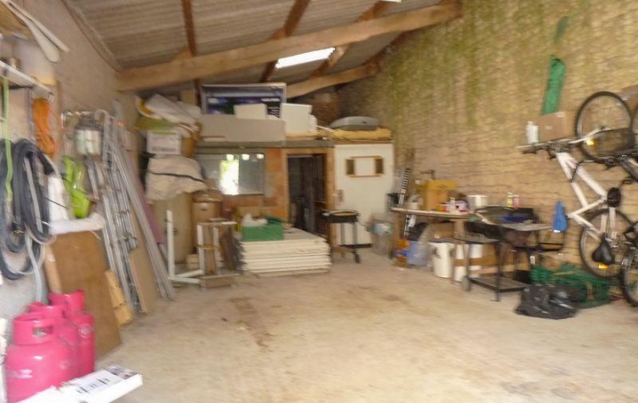 Maison RUFFEC (16700)  166 m2 144 850 € 