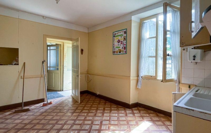 Maison SAUZE-VAUSSAIS (79190)  214 m2 57 500 € 