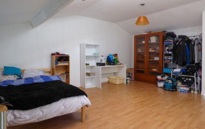 Maison CHEF-BOUTONNE (79110)  150 m2 176 550 € 