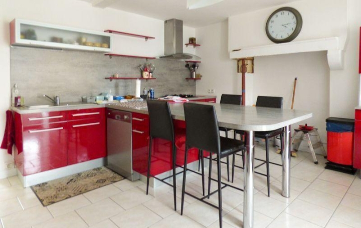 Maison CHEF-BOUTONNE (79110)  150 m2 176 550 € 