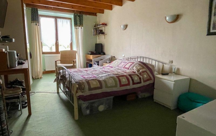 Maison CHEF-BOUTONNE (79110)  143 m2 197 300 € 