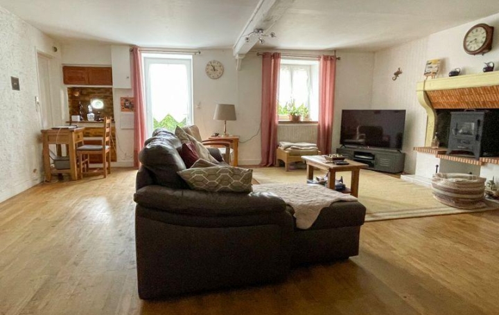 Maison CHEF-BOUTONNE (79110)  143 m2 197 300 € 