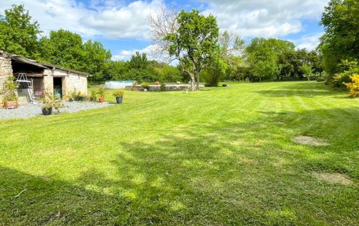 Maison CHEF-BOUTONNE (79110)  143 m2 197 300 € 