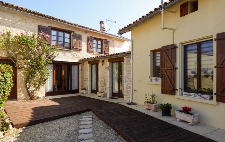 Réseau Immo-diffusion : Maison  PAMPROUX  183 m2 233 640 € 