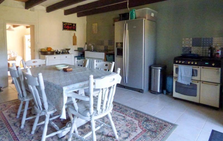 Maison MELLE (79500)  85 m2 55 500 € 