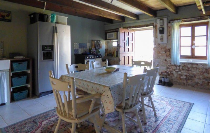 Maison MELLE (79500)  85 m2 55 500 € 