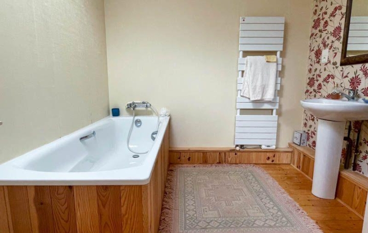 Maison SAUZE-VAUSSAIS (79190)  220 m2 148 000 € 