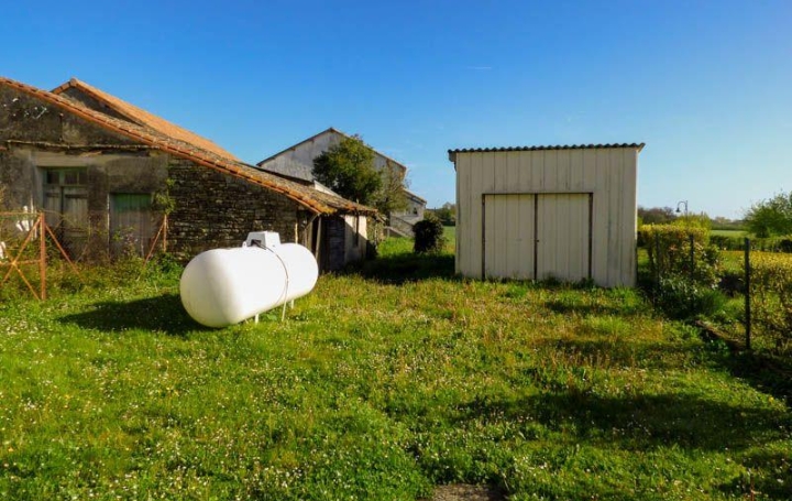 Maison SAUZE-VAUSSAIS (79190)  54 m2 44 480 € 